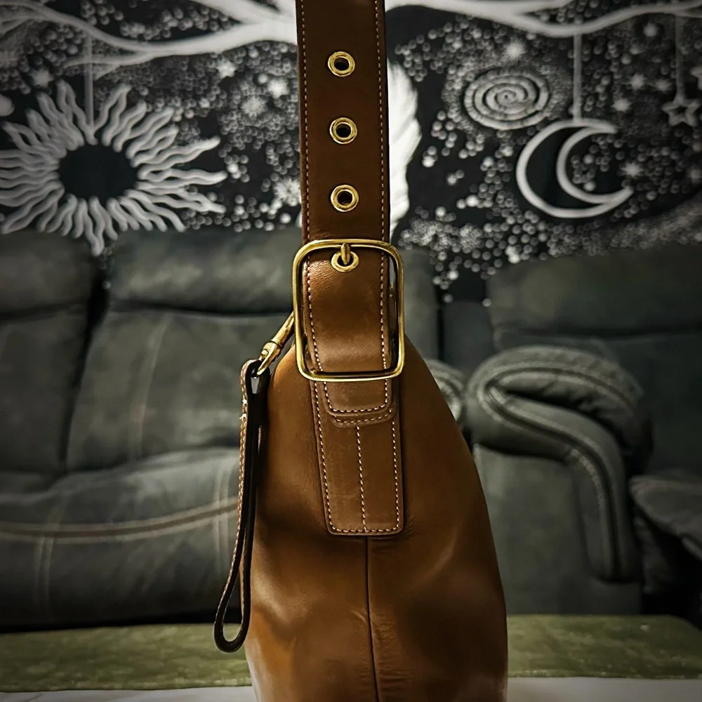 Vintage Y2K Coach Crossbody Bag 2004 year Tan soft Leather Crossbody Bag - Picture 17 of 17